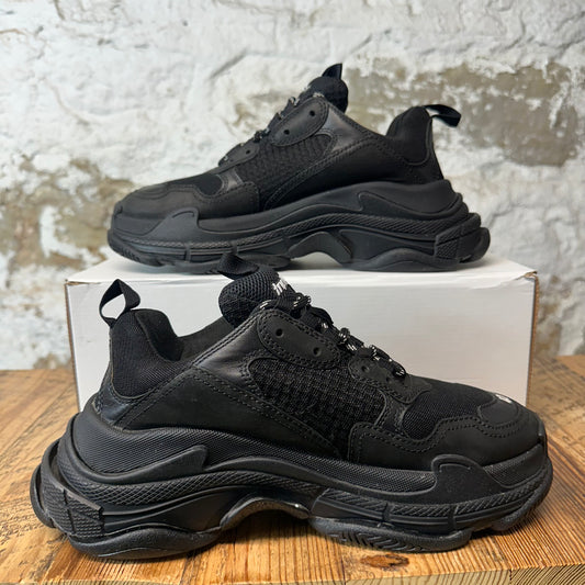 Balenciaga Triple S Triple Black Sneaker Sz 7 (40)