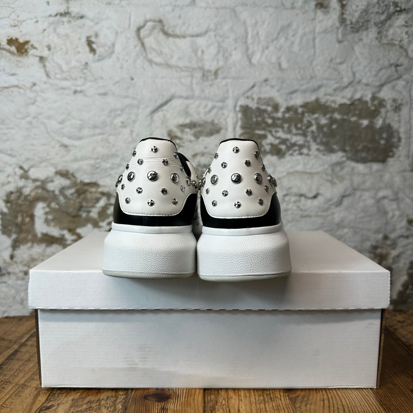 Alexander Mcqueen White Studded Tab Black White Sneaker Sz 9 (42)
