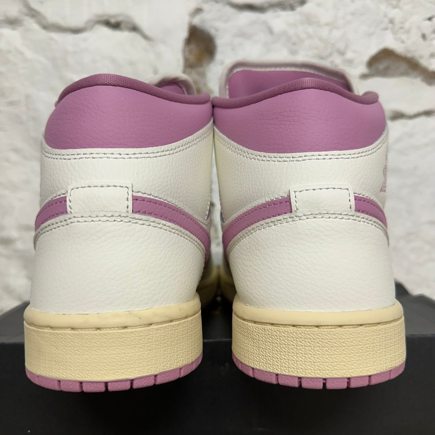 Air Jordan 1 Mid Sail Pink Coconut Milk Sz 9.5 (11W) DS