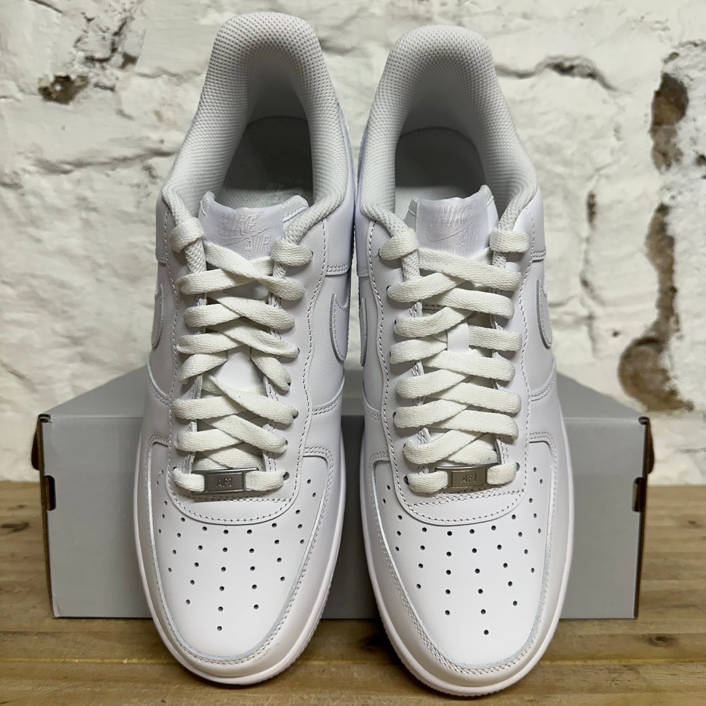 Nike Air Force 1 Low Triple White Sz 10.5 DS