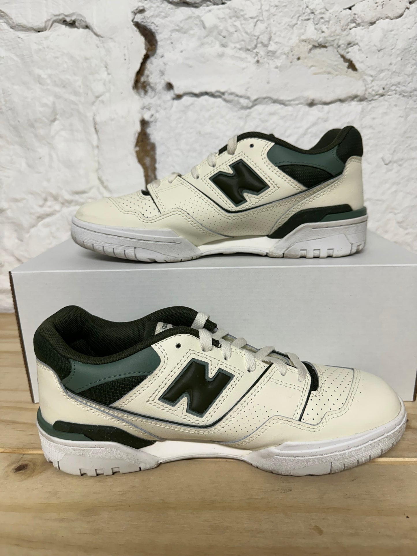 New Balance 550 Sea Salt Kombu Sz 5.5 (7W)