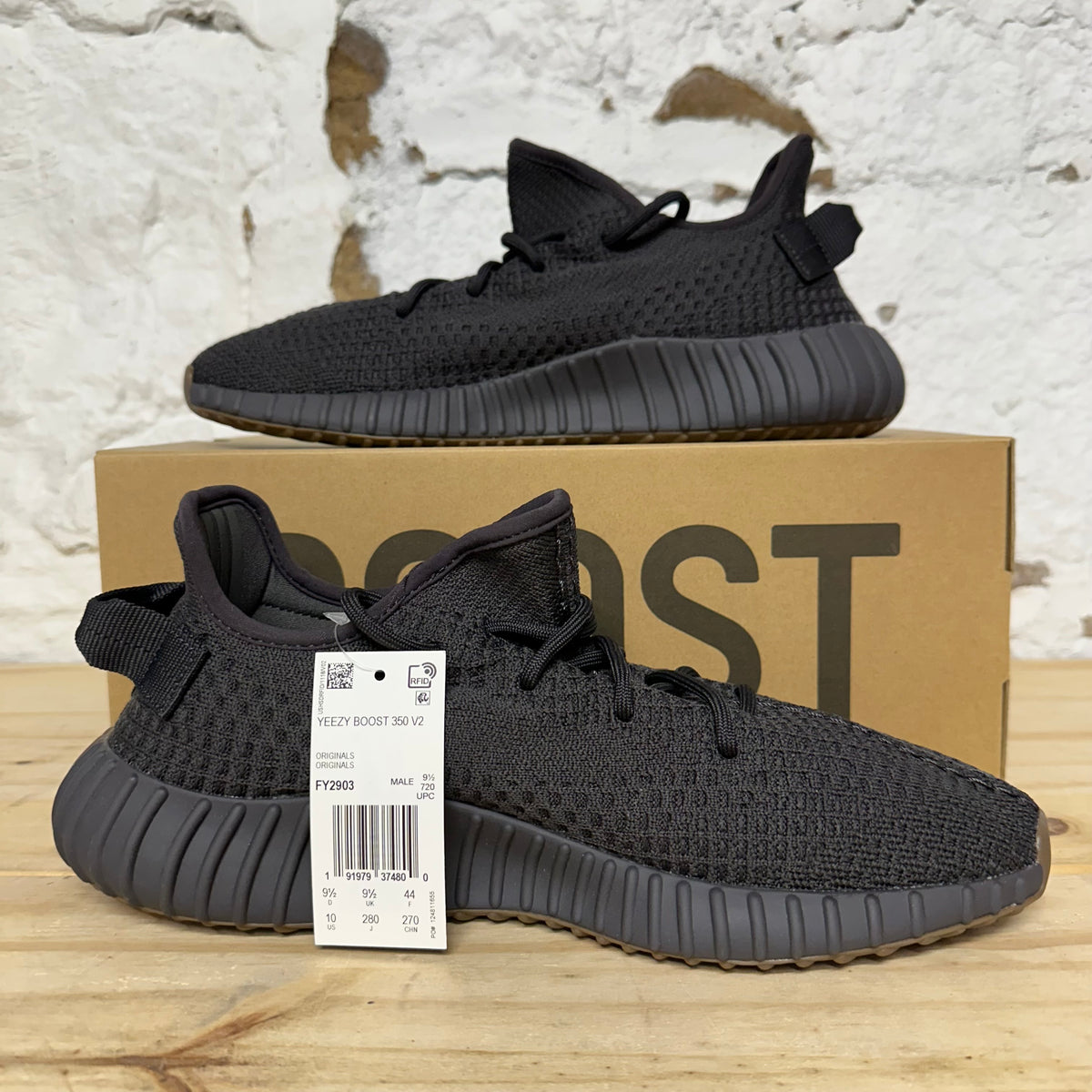 Yeezy 350 V2 Cinder Sz 10 DS