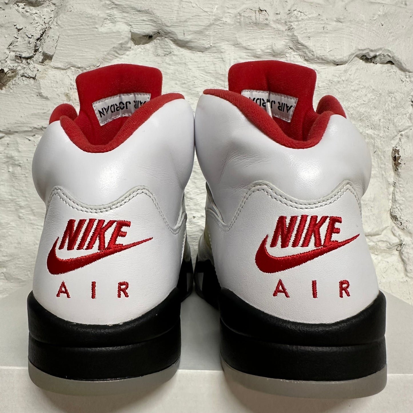 Air Jordan 5 Fire Red Silver Tongue (2020) Sz 9
