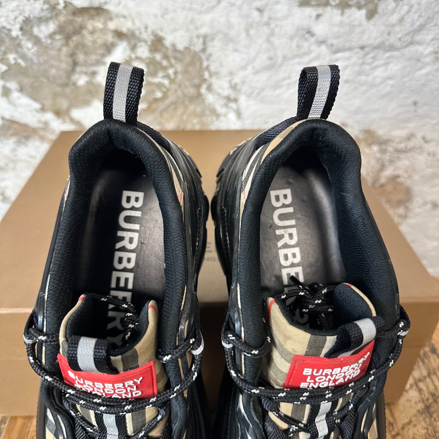 Burberry Arthur Tan Plaid Black Sneaker Sz 10 (43)