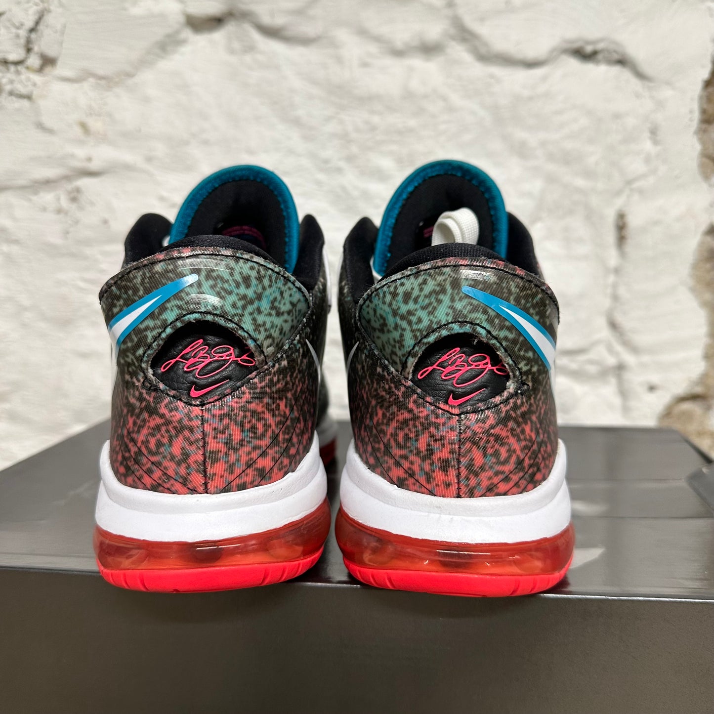 Nike LeBron 8 V2 Low Miami Nights Sz 8.5