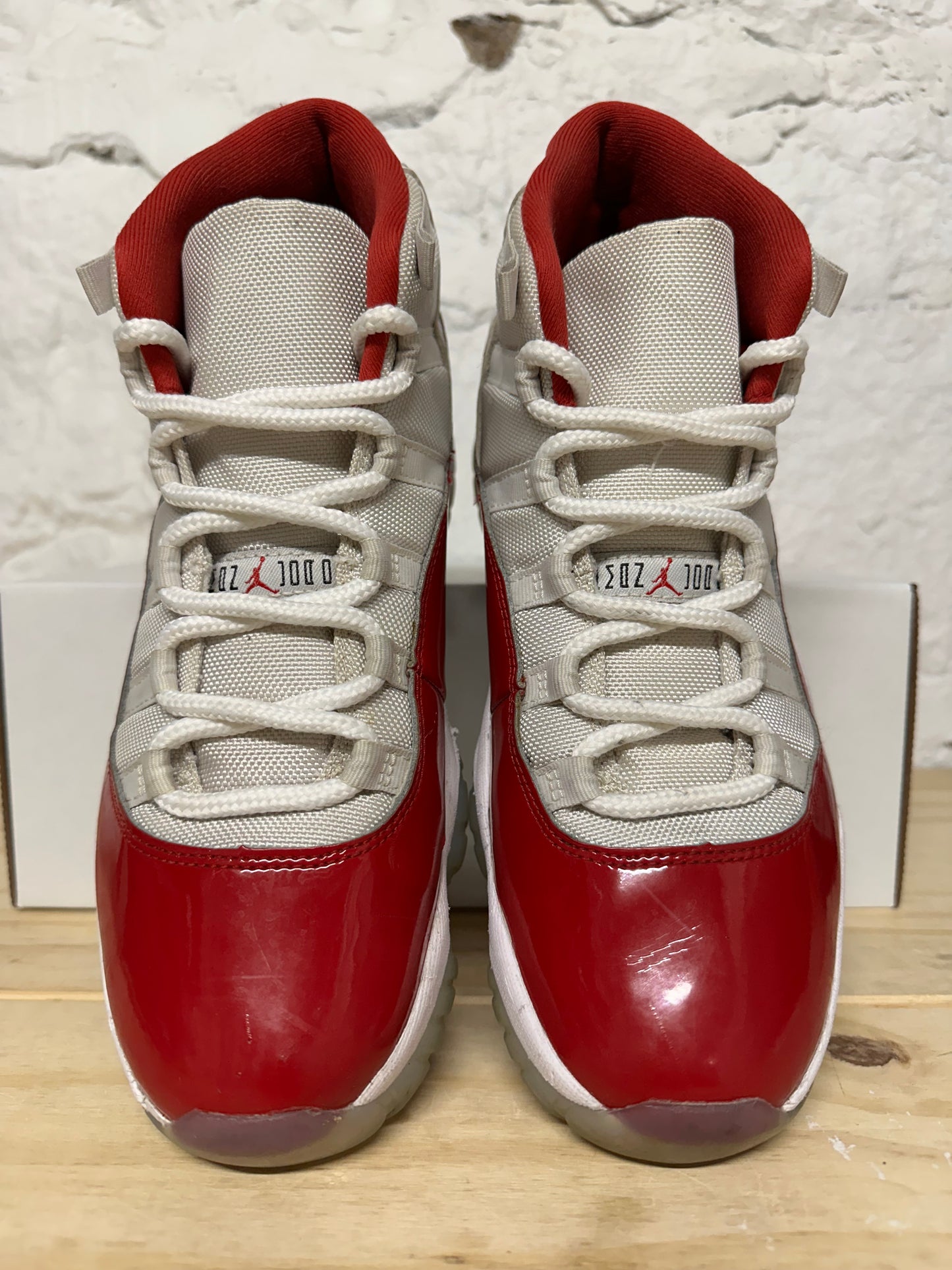 Air Jordan 11 High Cherry Sz 9