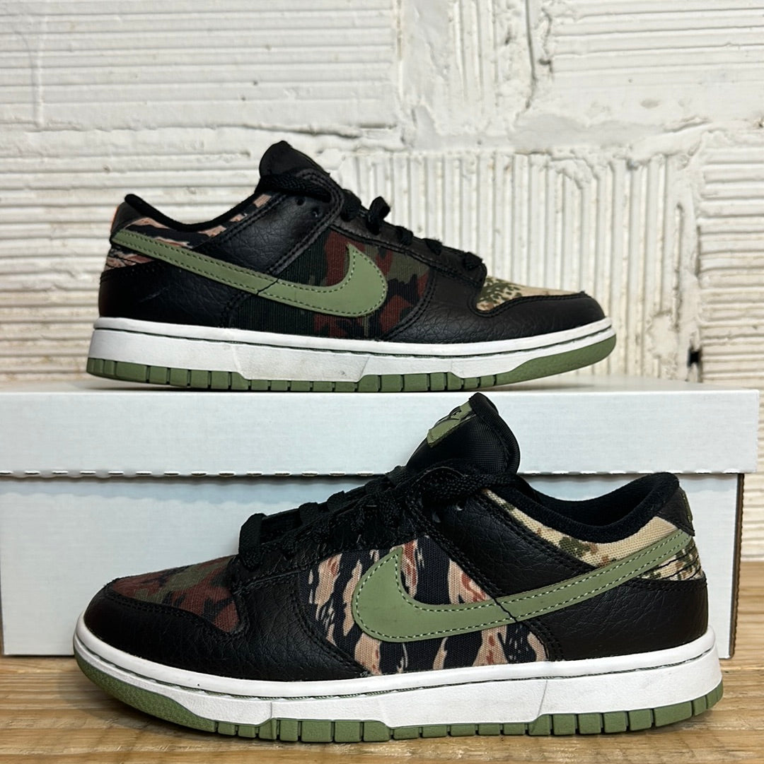 Nike Dunk Low Black MultiCamo Sz 6