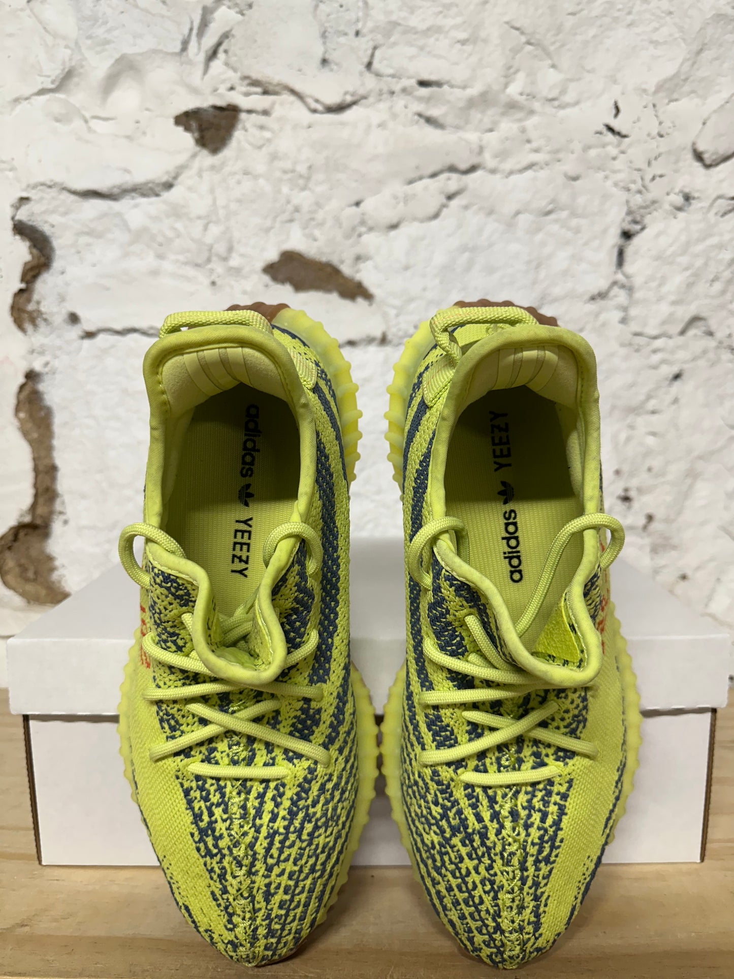 Yeezy 350 V2 Semi Frozen Yellow Sz 8