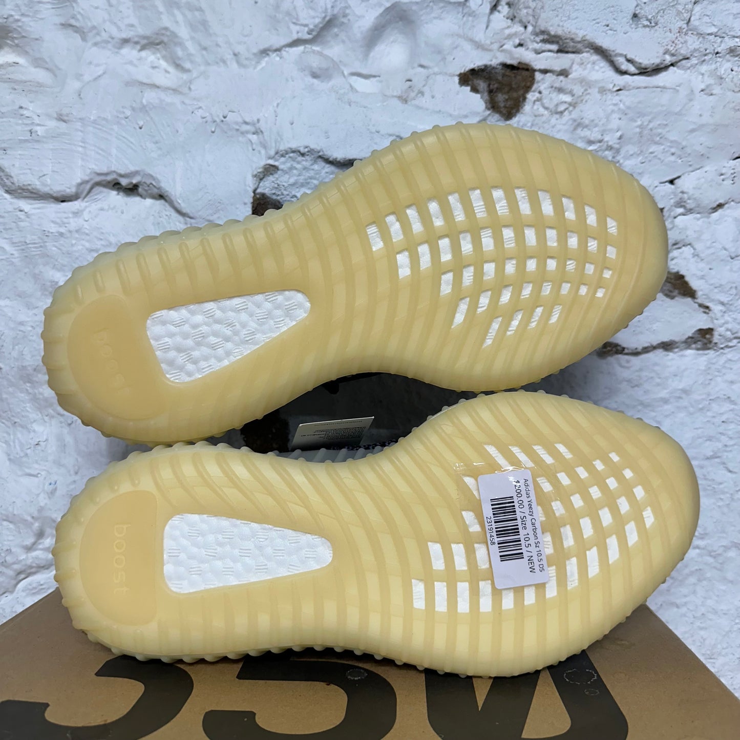 Yeezy 350 V2 Carbon Sz 10.5 DS