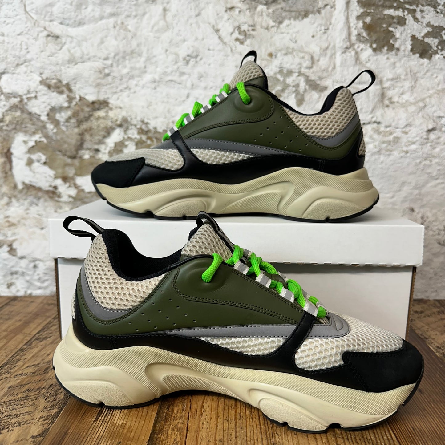Dior B22 Olive Lime Green Cream Sneaker Sz 8 (41) No Box