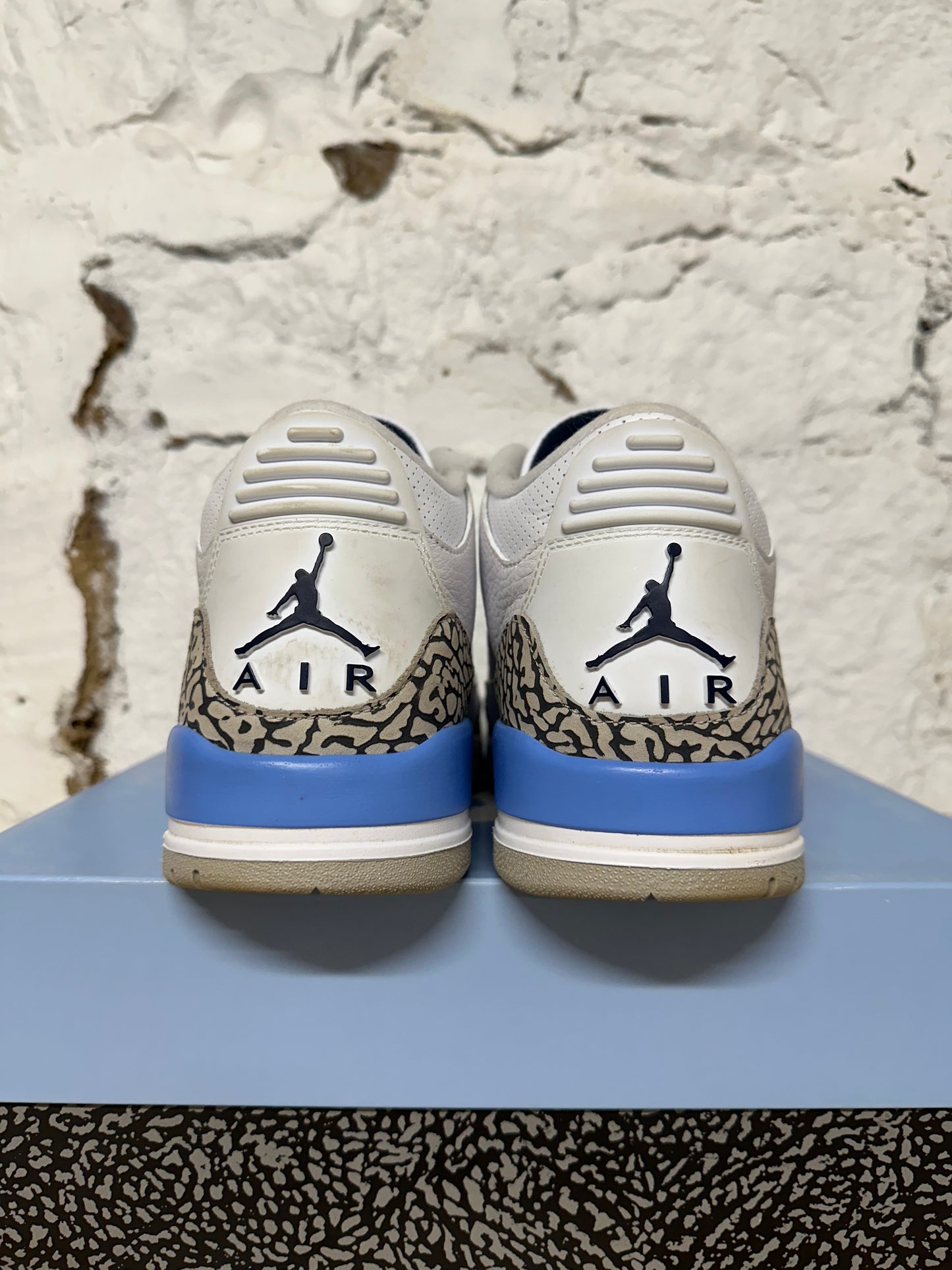 Air Jordan 3 UNC Sz 10