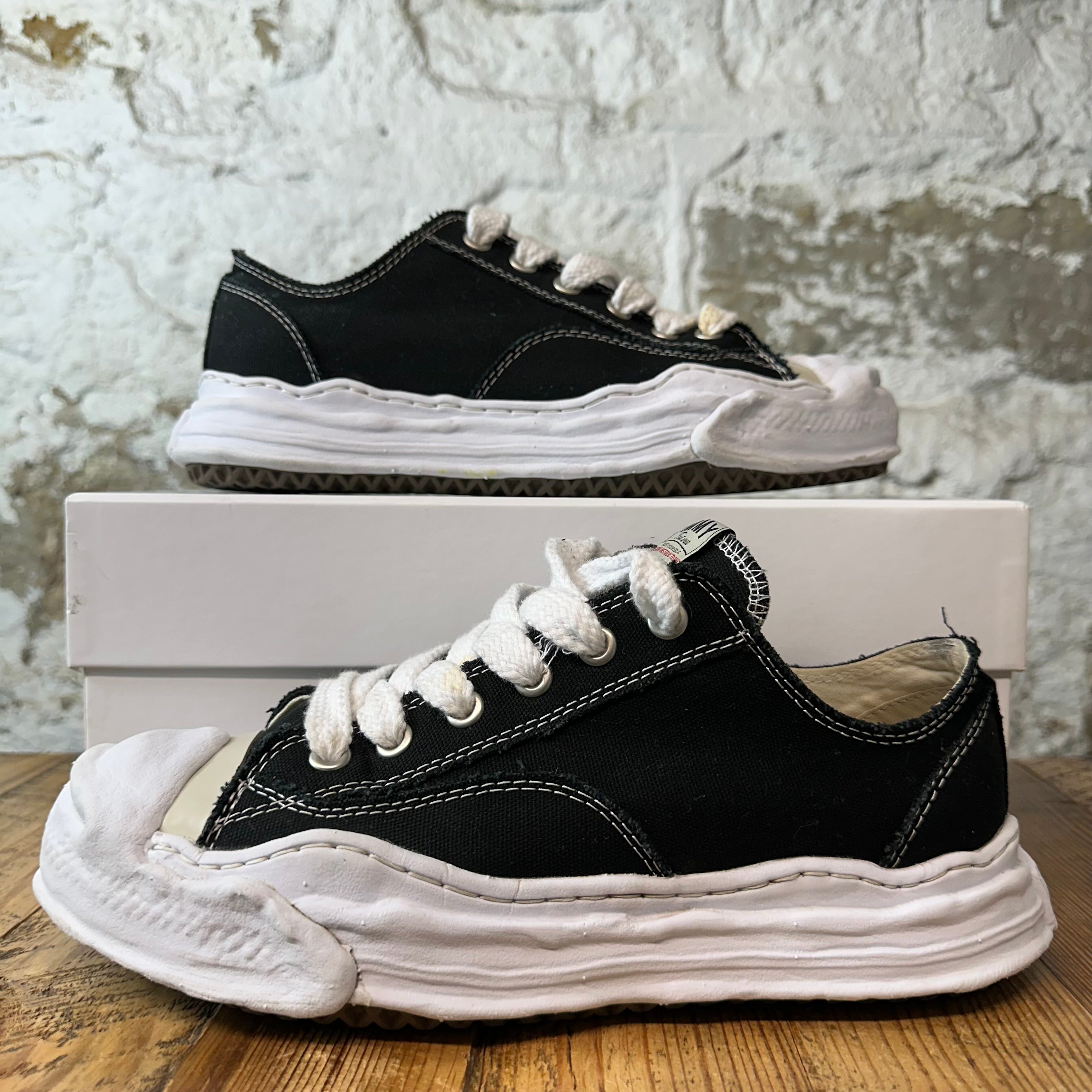 Maison Mihara Black White Hank Sneaker Sz 10 (43)