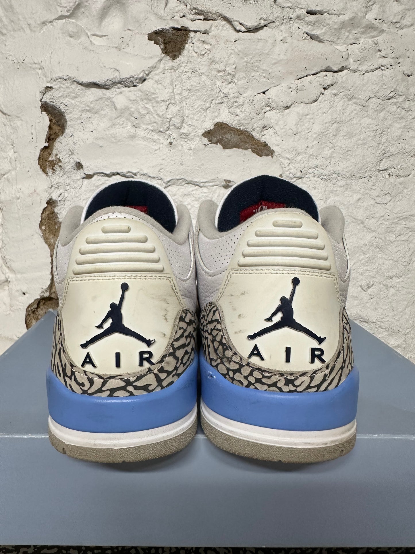 Air Jordan 3 UNC Sz 11