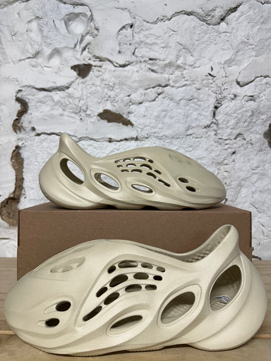 Yeezy Foam RNNR Sand Sz 12 DS