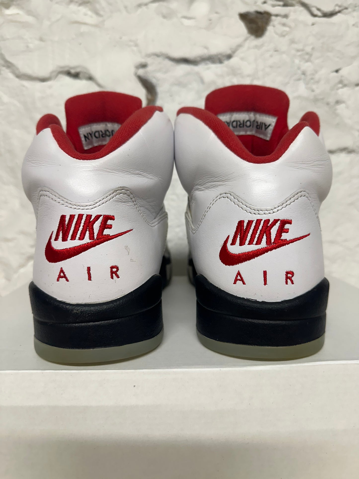 Air Jordan 5 Fire Red Silver Tongue Sz 9.5