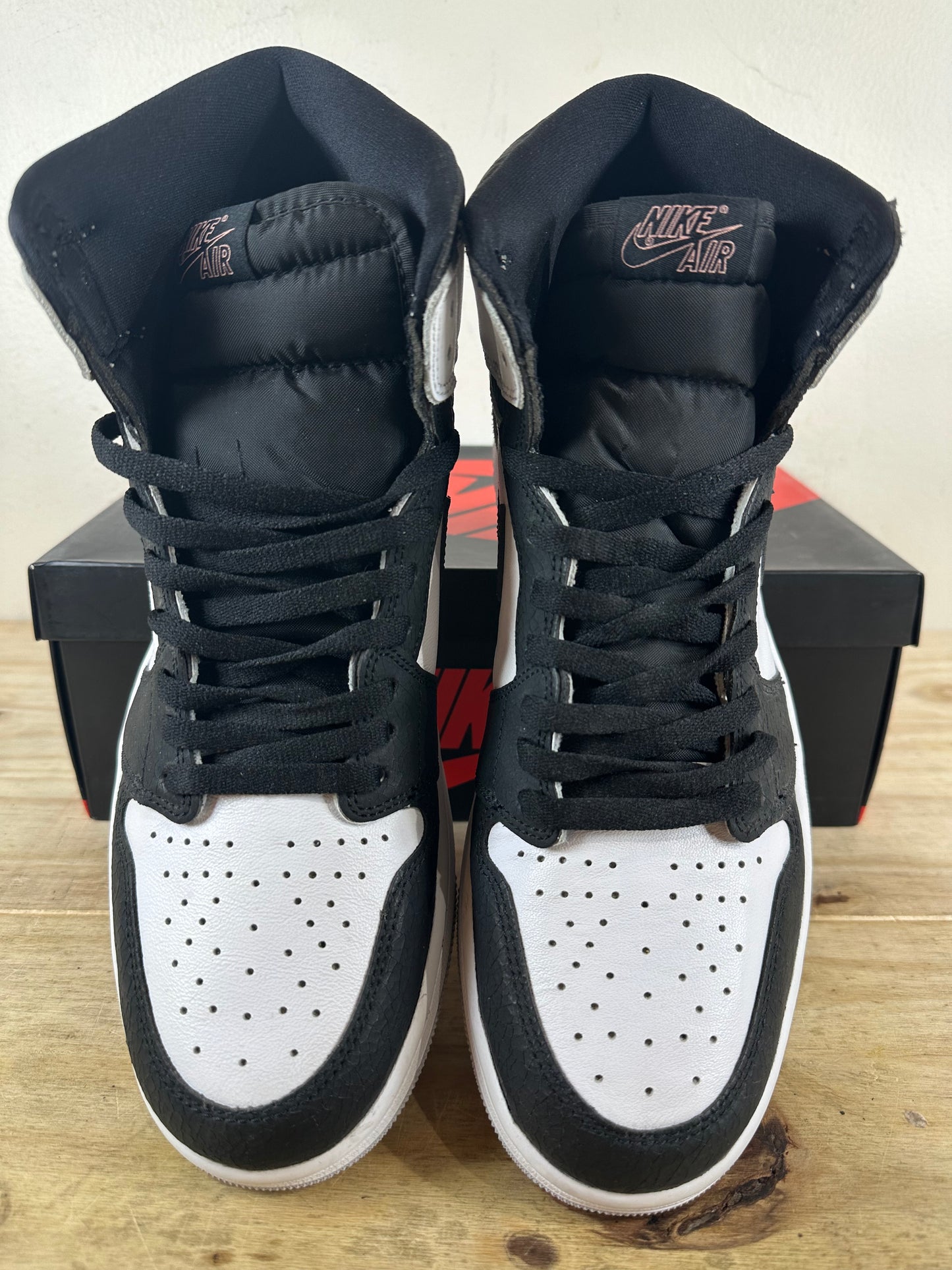 Air Jordan 1 High Bleached Coral Sz 11.5