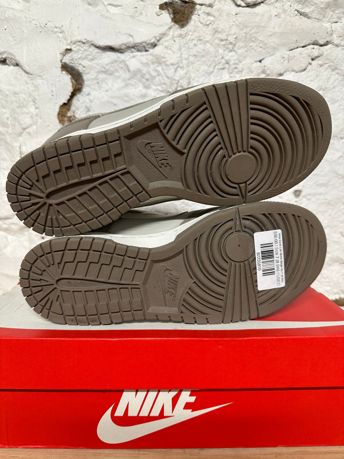 Nike Dunk Low Bone Beige Sz 7 (8.5W)