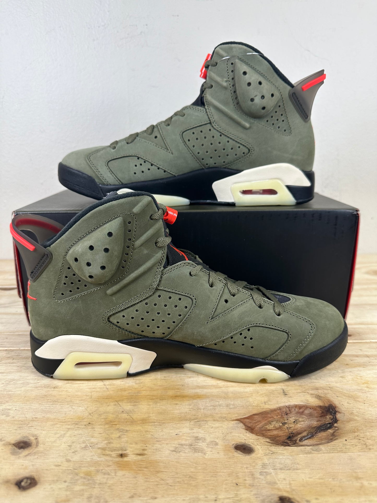 Air Jordan 6 Travis Scott Olive Sz 8.5 DS