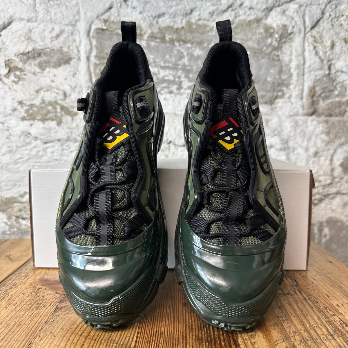Burberry Arthur Olive Green Yellow Spellout Sneaker Sz 10.5 (43.5)