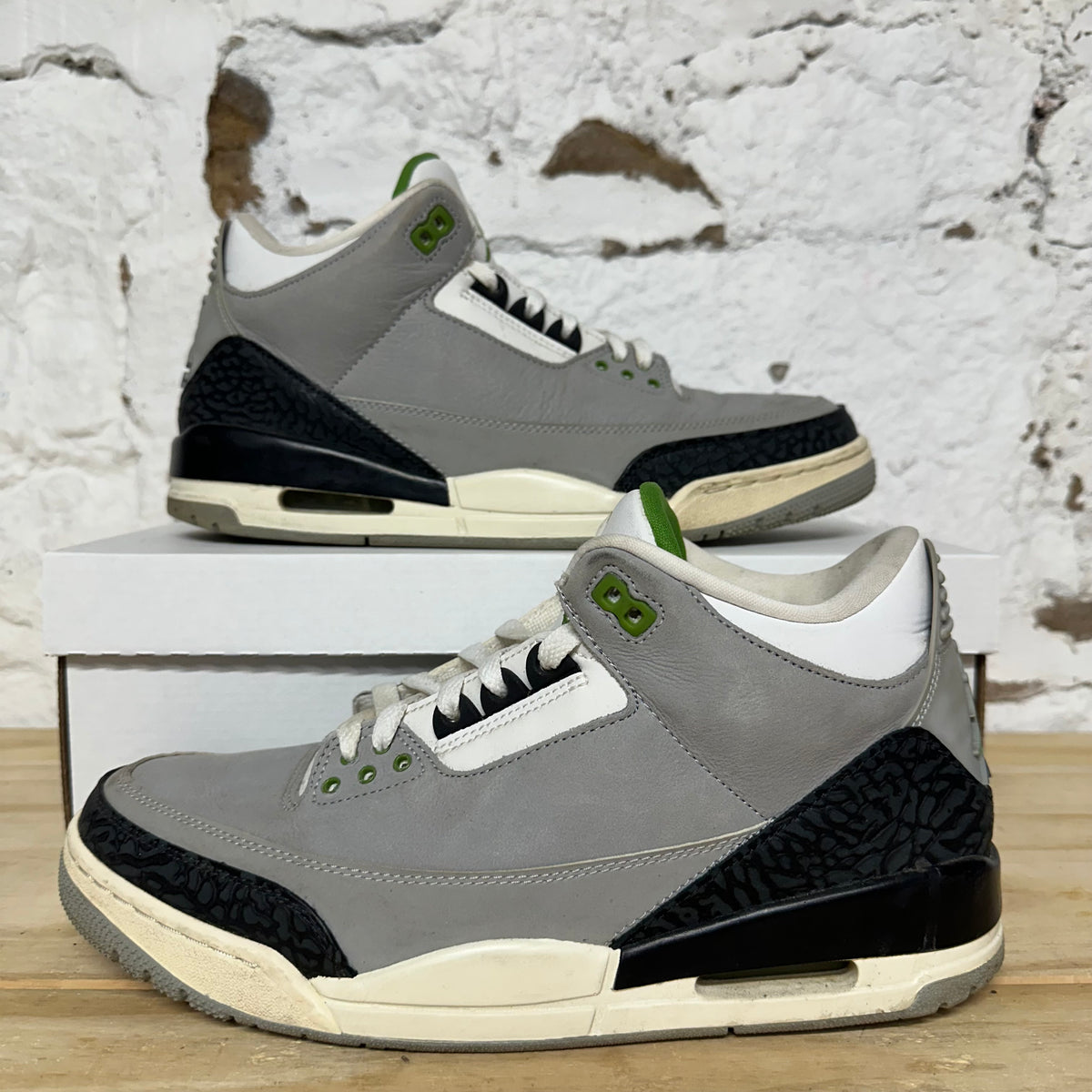 Air Jordan 3 Chlorophyll Sz 11