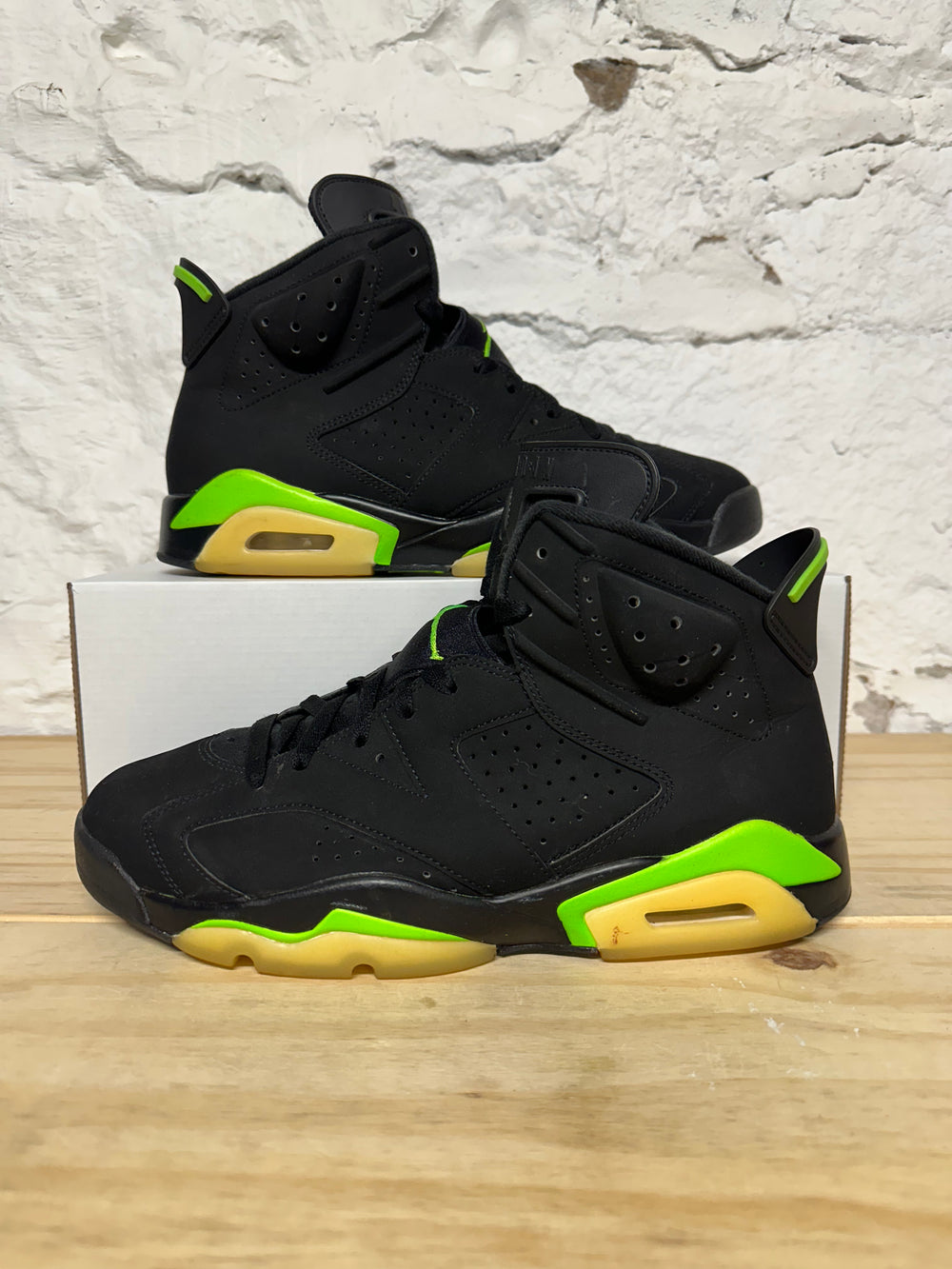 Air Jordan 6 Electric Green Sz 10.5