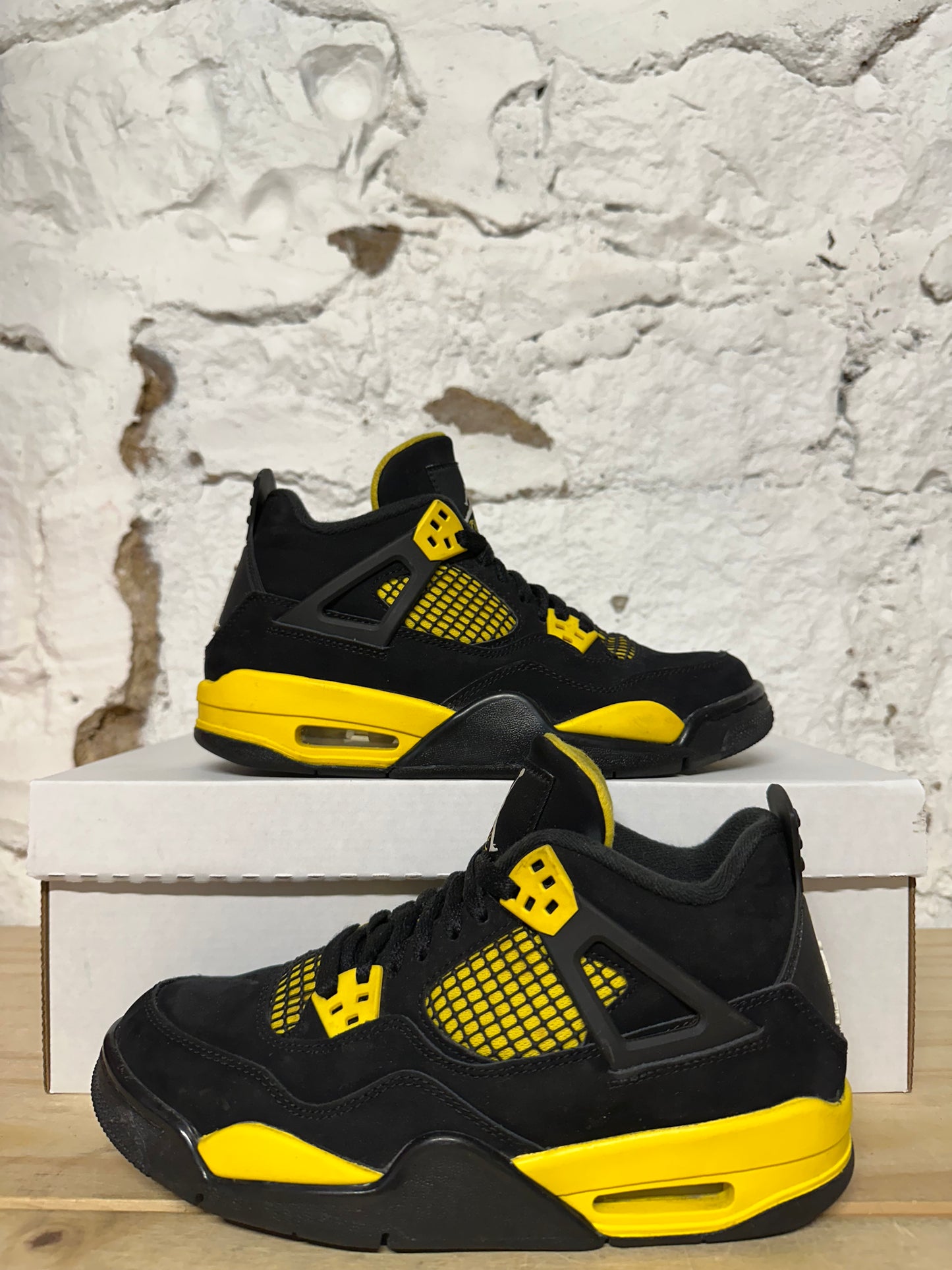 Air Jordan 4 Thunder Sz 5.5Y