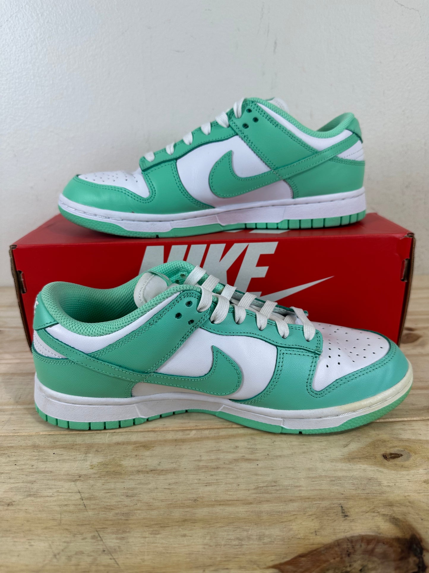Nike Dunk Low Green Glow Sz 8(9.5W)