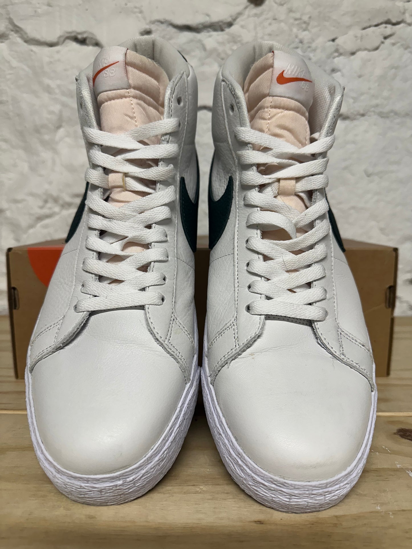 Nike SB Blazer Mid White Pro Green Sz 11.5