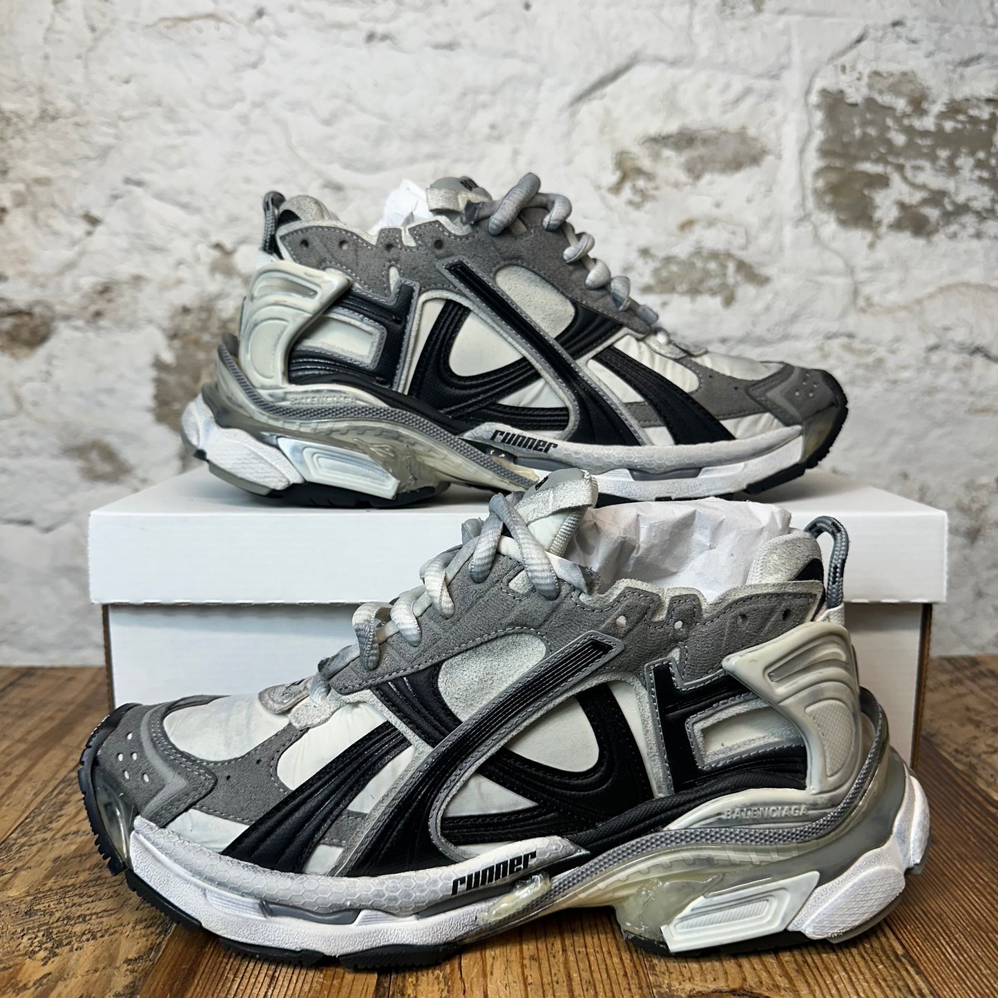 Balenciaga Runner Triple Grey Worn Out Sneaker Sz 7 (40)