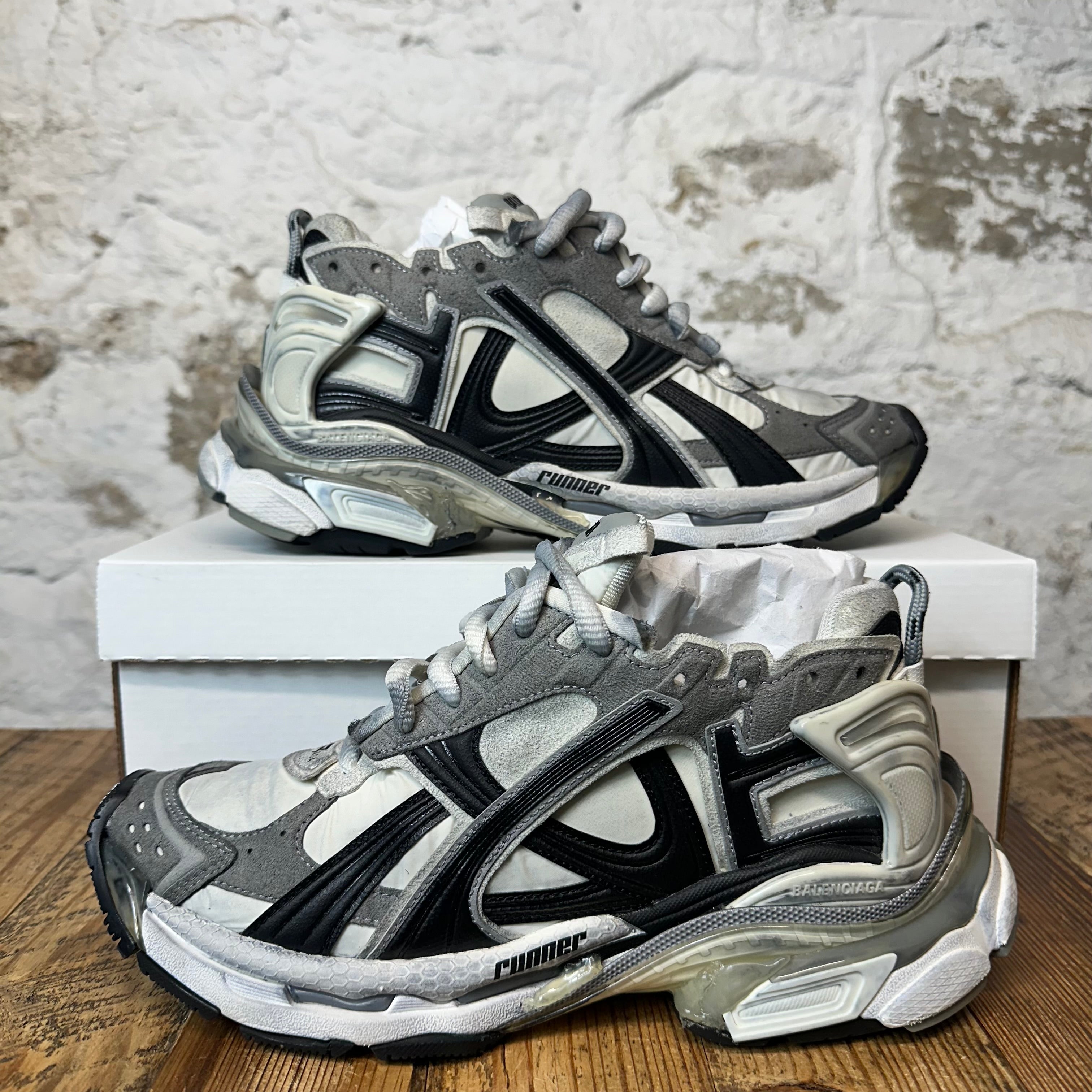 Balenciaga Runner Triple Grey Worn Out Sneaker Sz 7 (40)