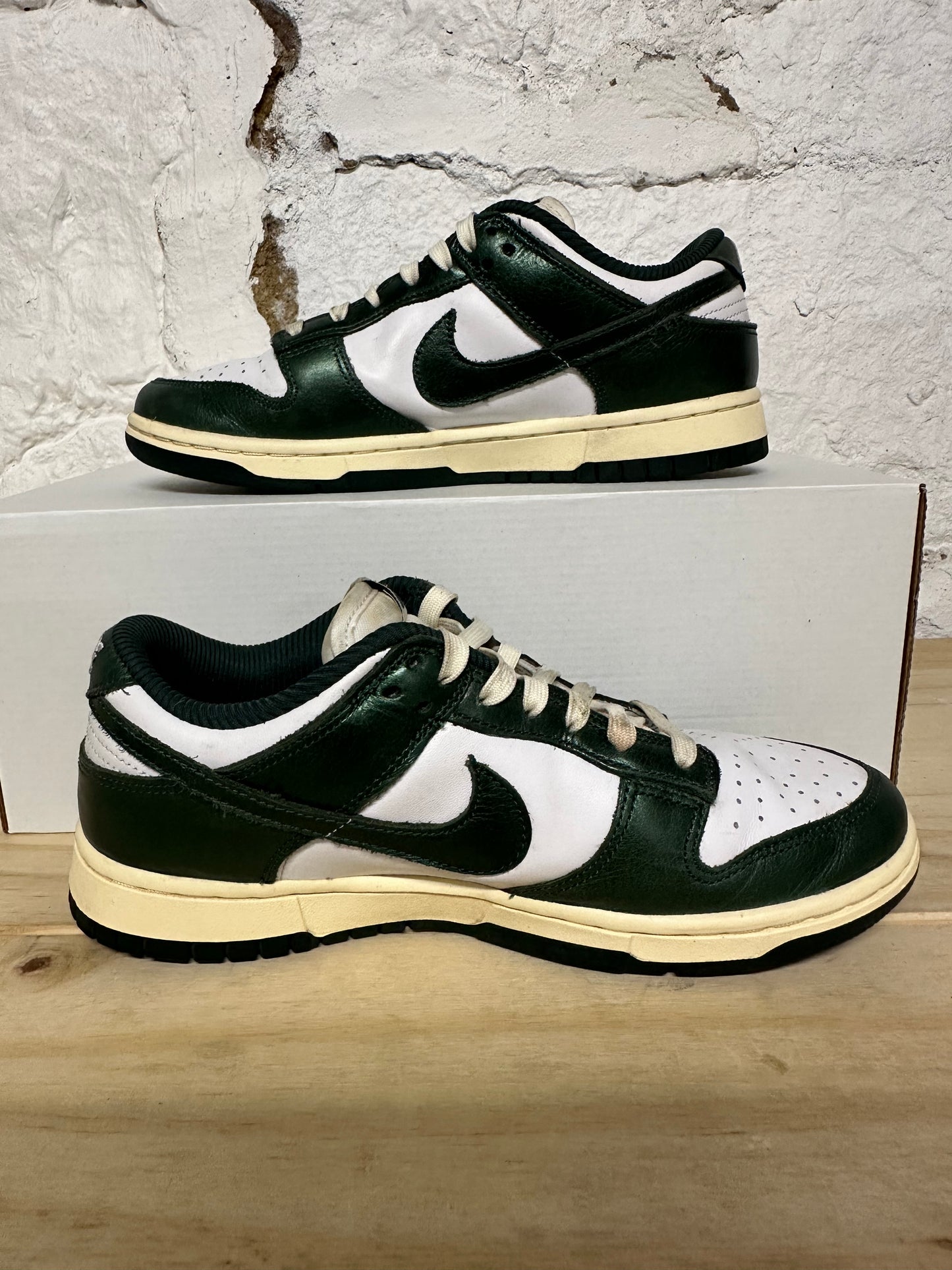 Nike Dunk Low Vintage Green Sz 6.5 (8W)