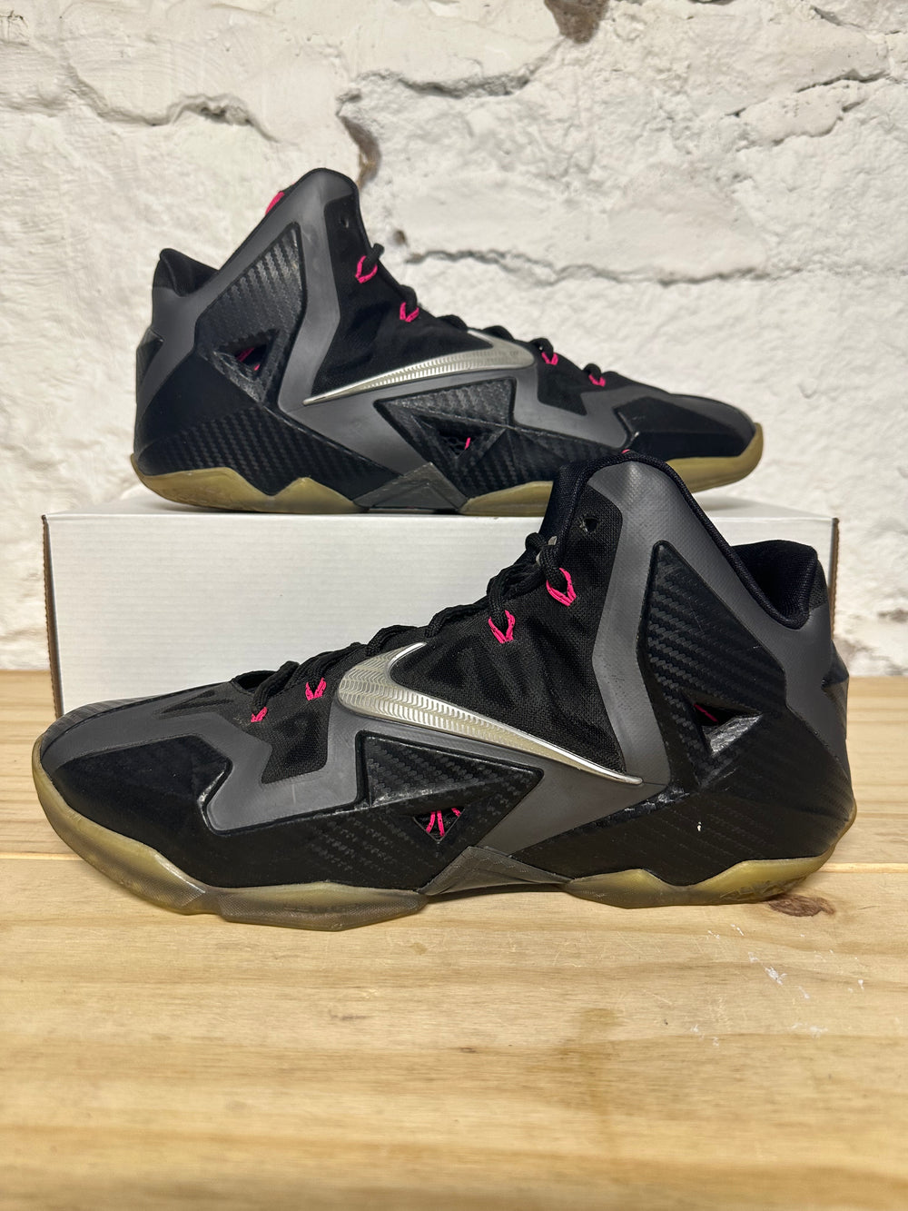 Nike LeBron 11 Miami Nights Sz 11.5