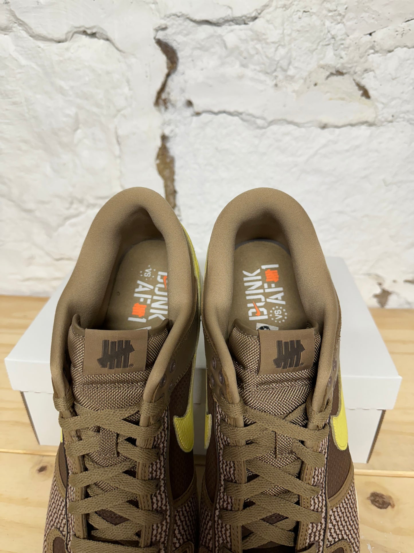 Nike Dunk Low Undefeated Canteen Sz 15