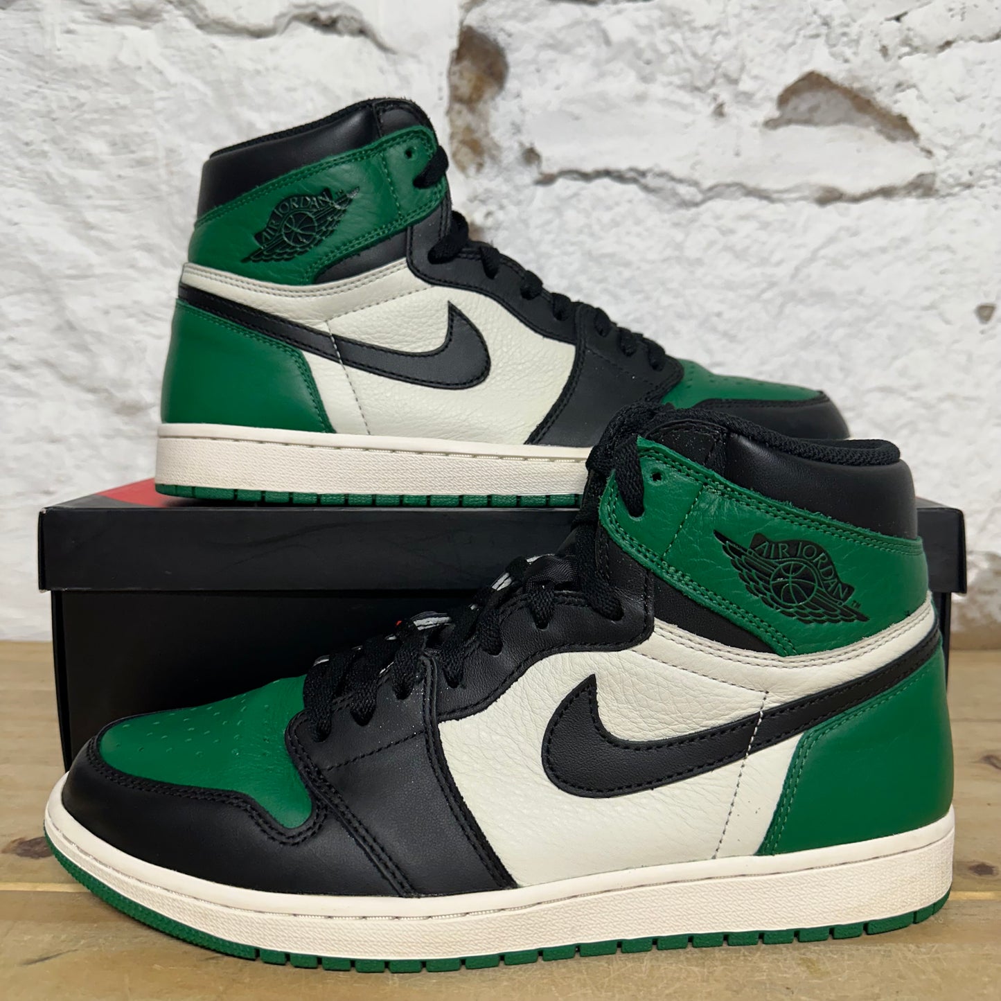 Air Jordan 1 Pine Green 1.0 Sz 11