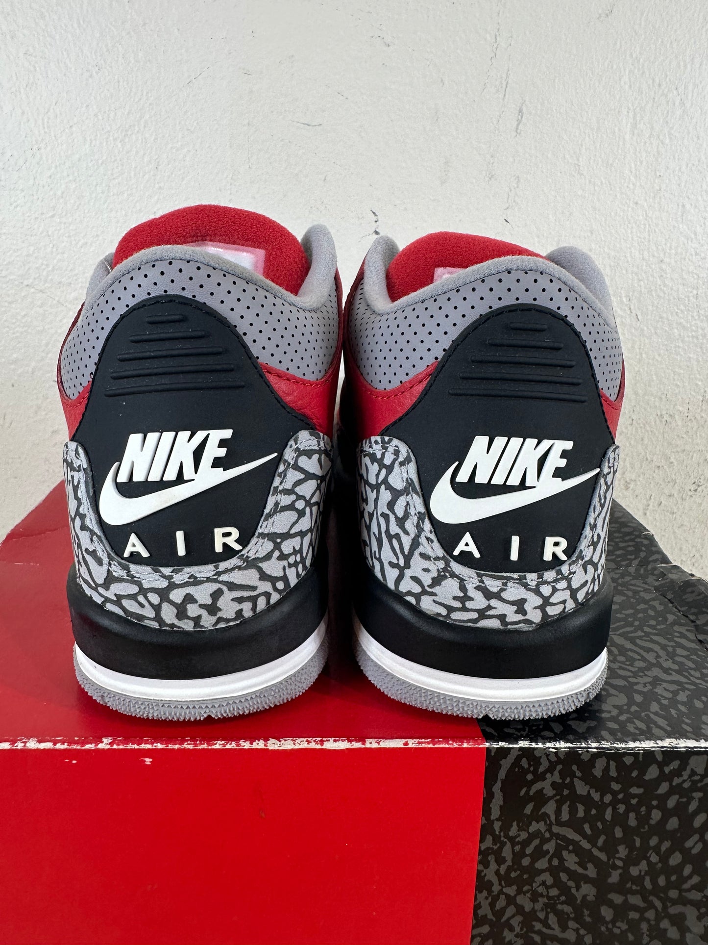 Air Jordan 3 SE Fire Red Sz 4Y DS
