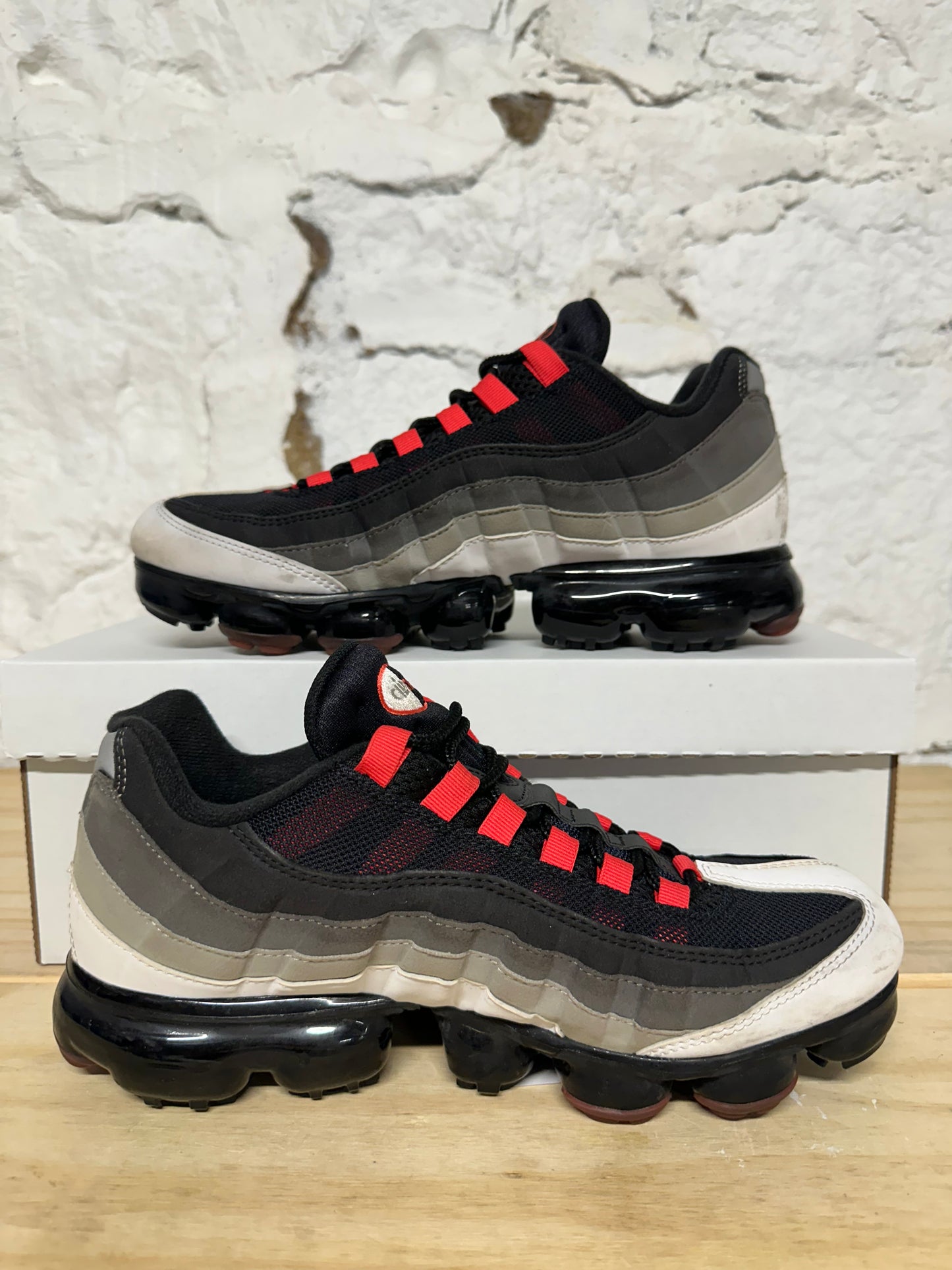 Nike Vapormax 95 Hot Red Sz 8.5