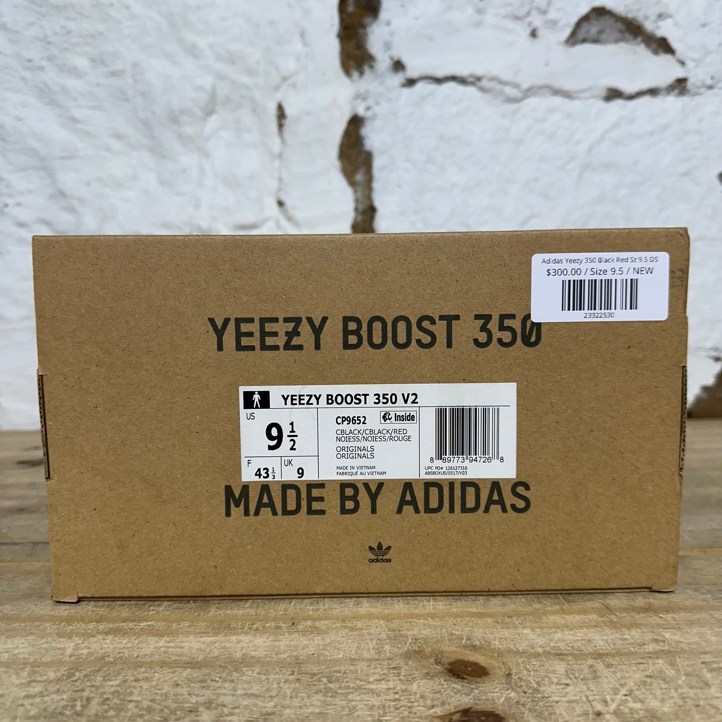 Yeezy 350 V2 Black Red Sz 9.5 DS