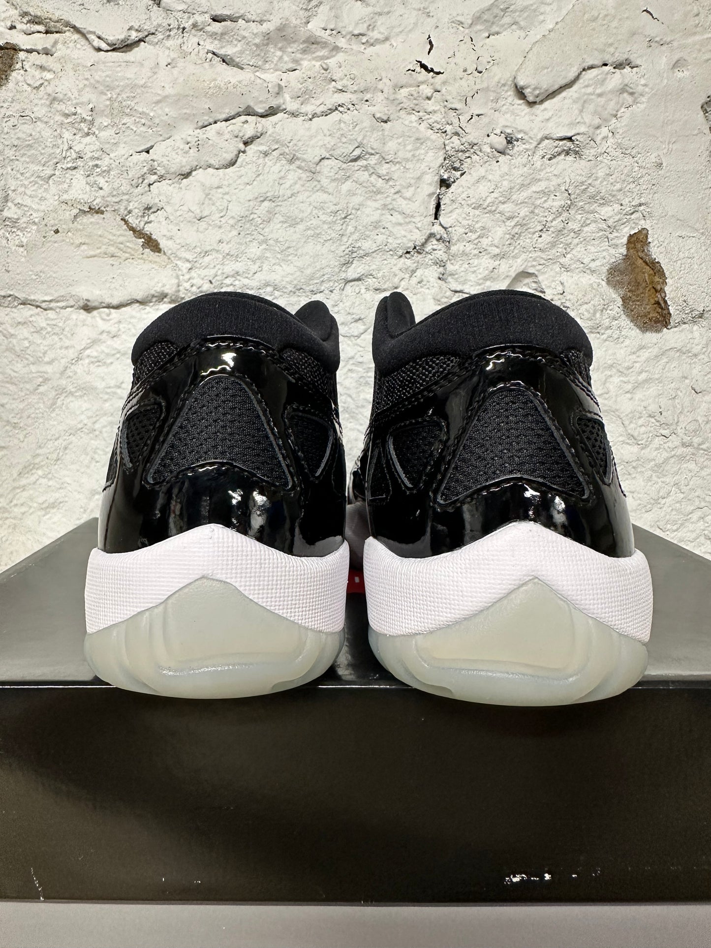 Air Jordan 11 Low IE Space Jam Sz 10 DS