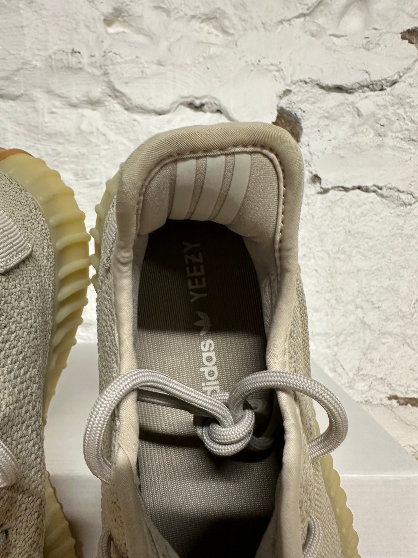 Yeezy 350 V2 Sesame Sz 9