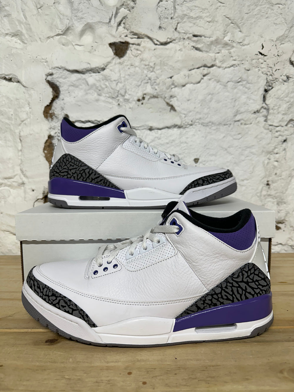 Air Jordan 3 Dark Iris Sz 11