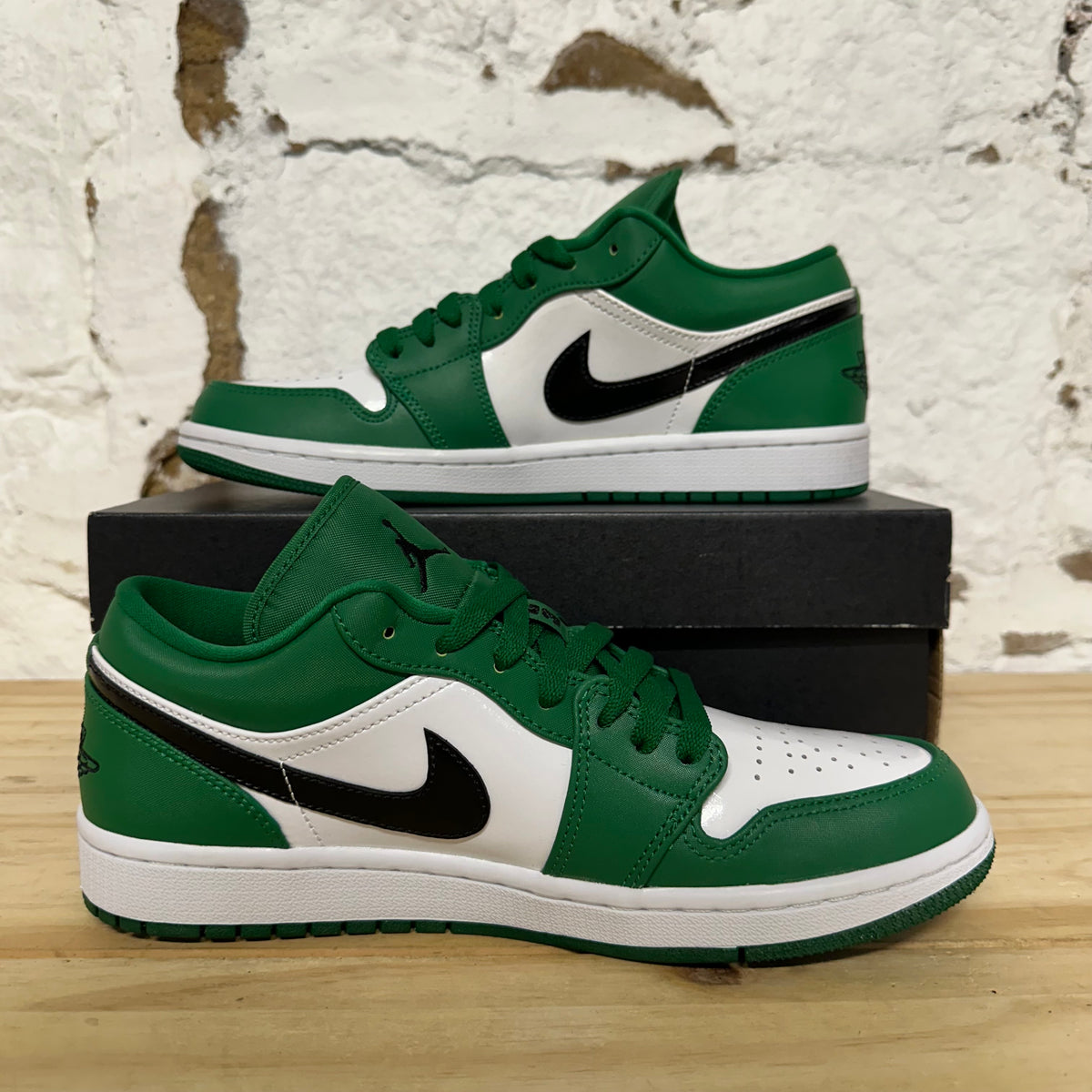 Air Jordan 1 Low Pine Green Sz 8 DS