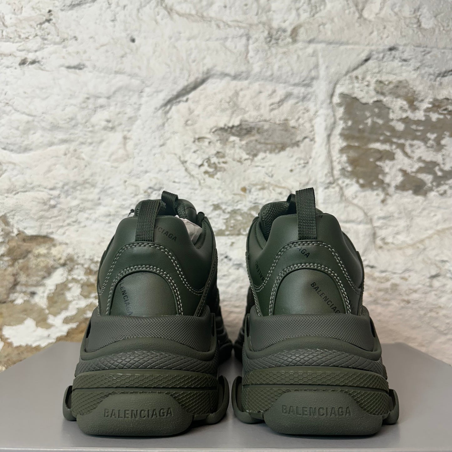 Balenciaga Triple S Khaki Black Sneaker Sz 8 (41) DS