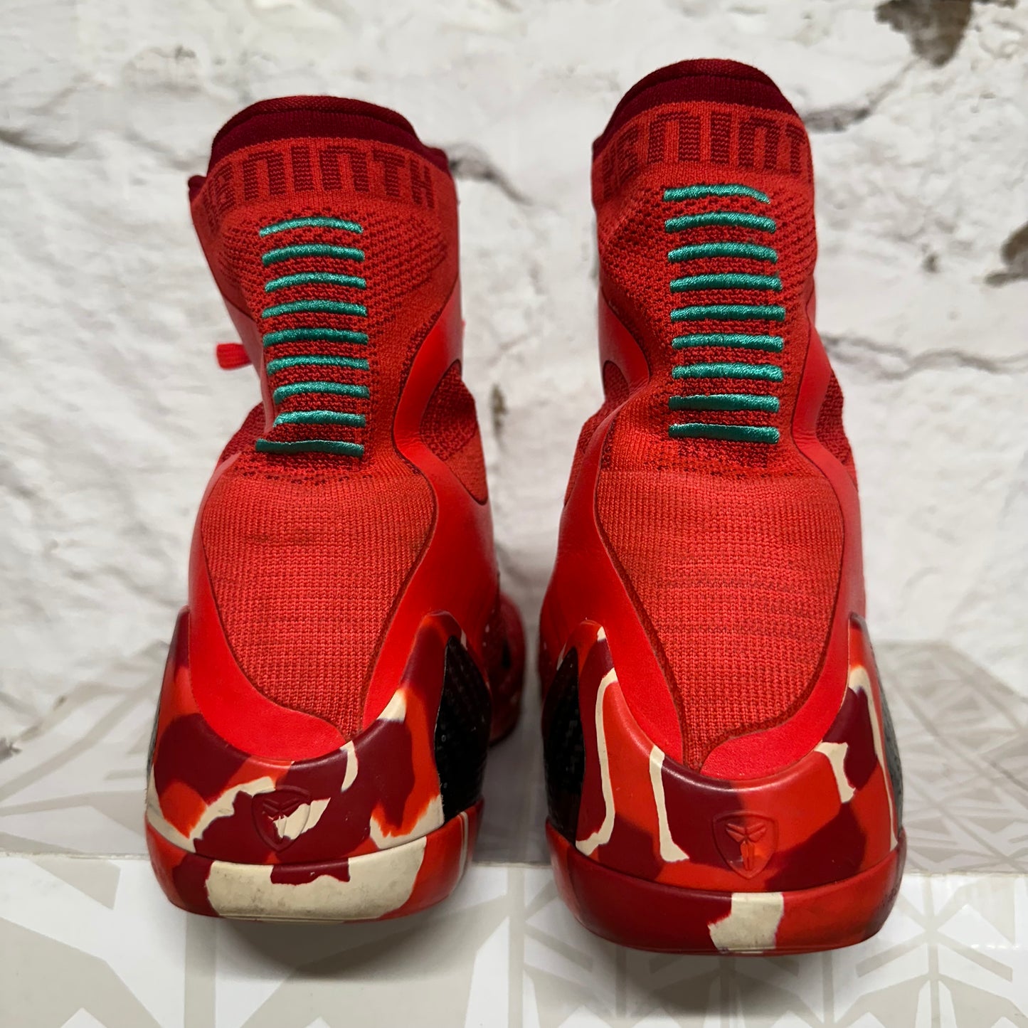 Nike LeBron 13 Christmas Sz 11