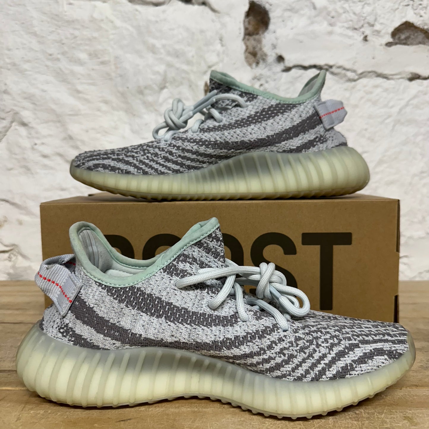 Yeezy 350 V2 Blue Tint Sz 5.5