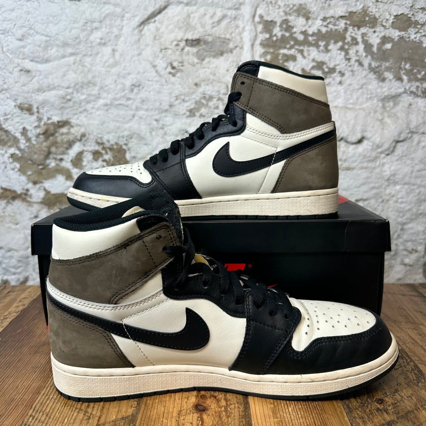 Air Jordan 1 High Dark Mocha Sz 10