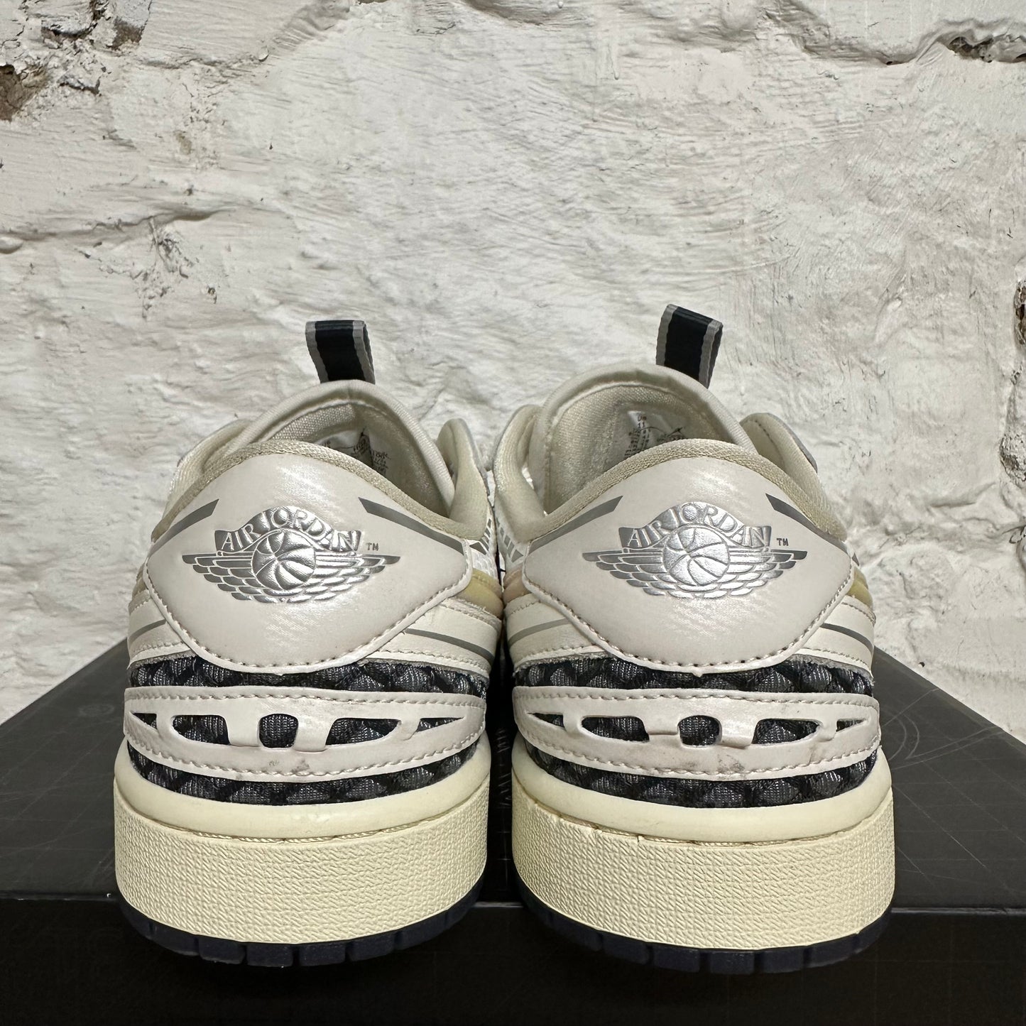 Air Jordan 1 Low Method of Make V3 Coconut Milk Sz 9.5 (11W)