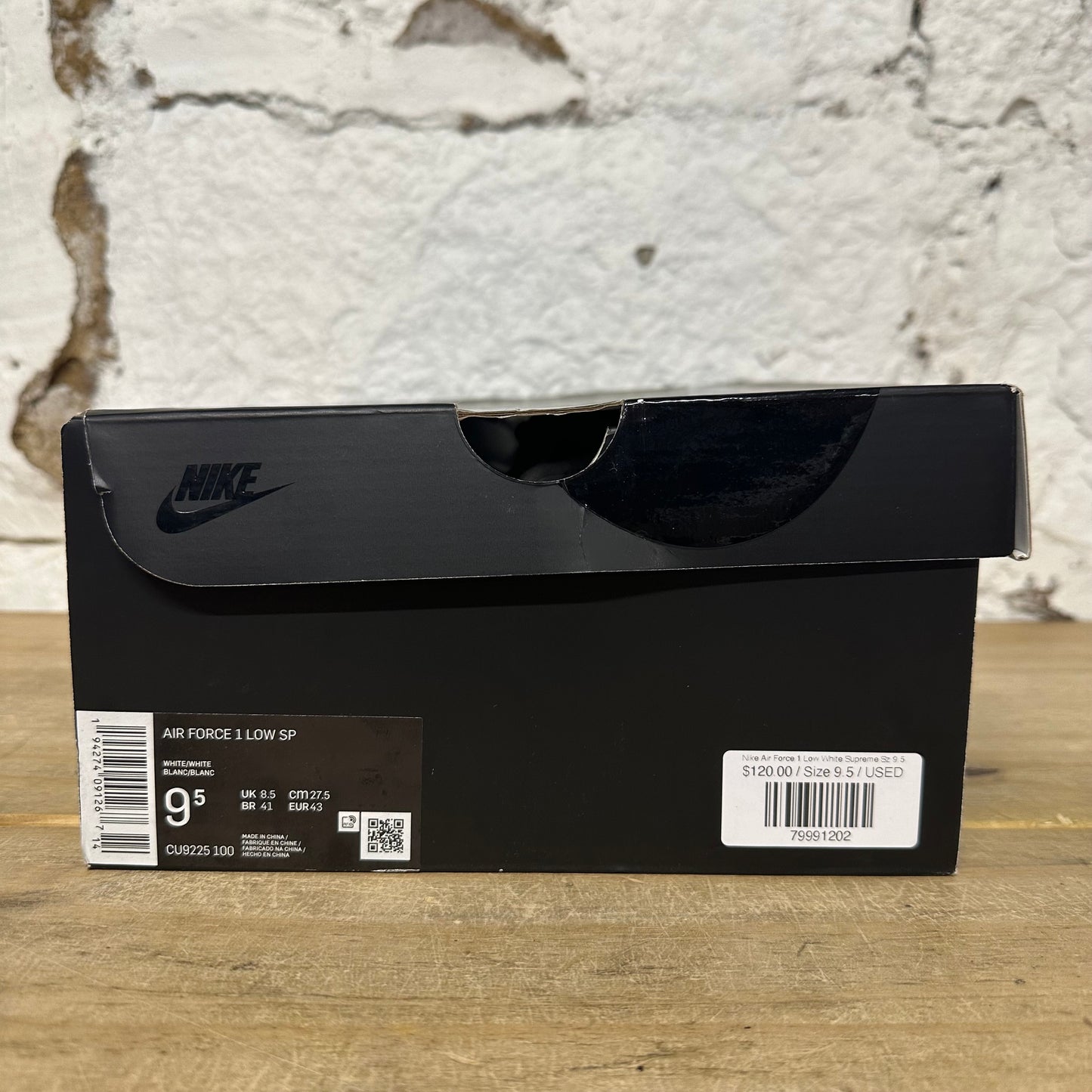 Nike Air Force 1 Low Supreme White Sz 9.5