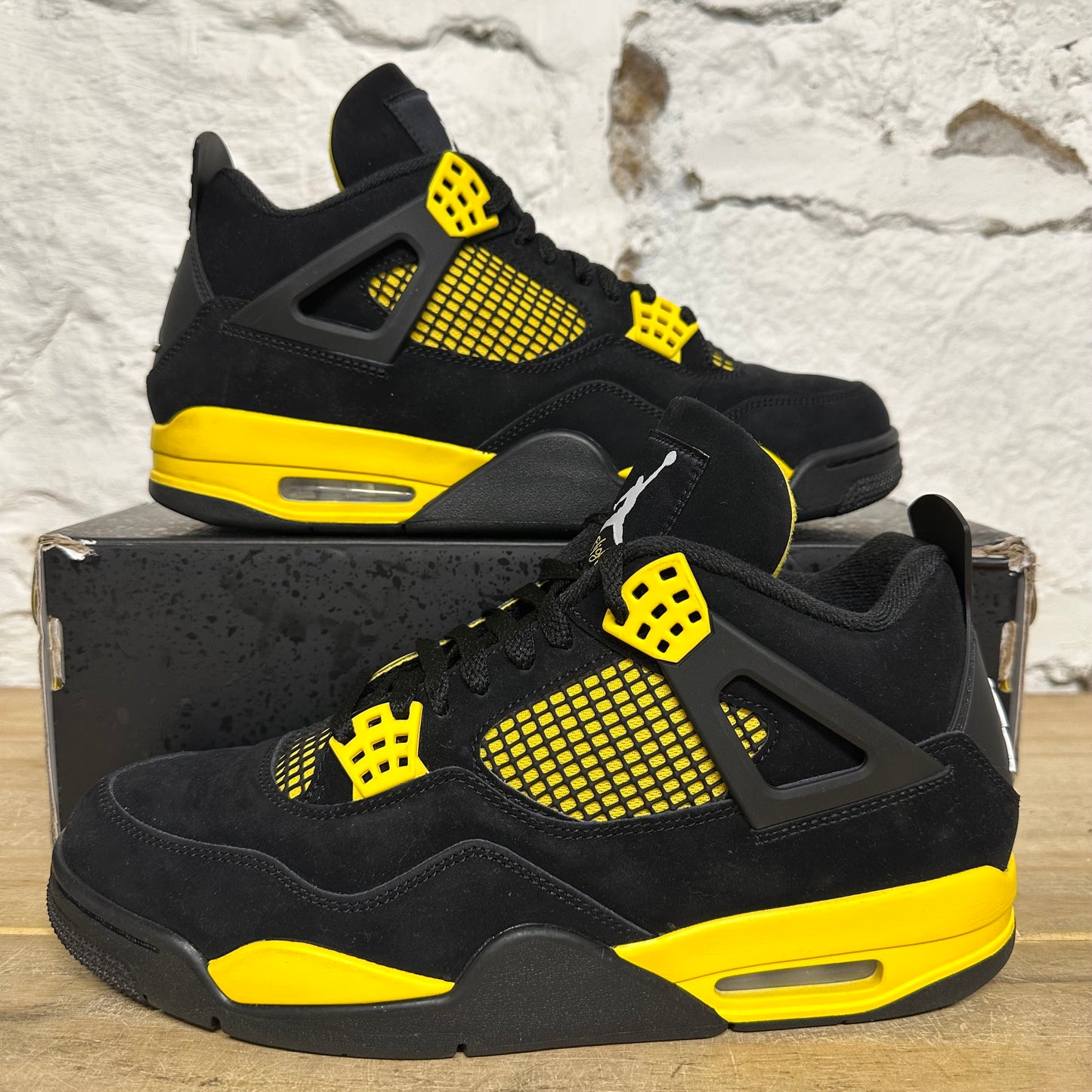 Air Jordan 4 Thunder (2023) Sz 11