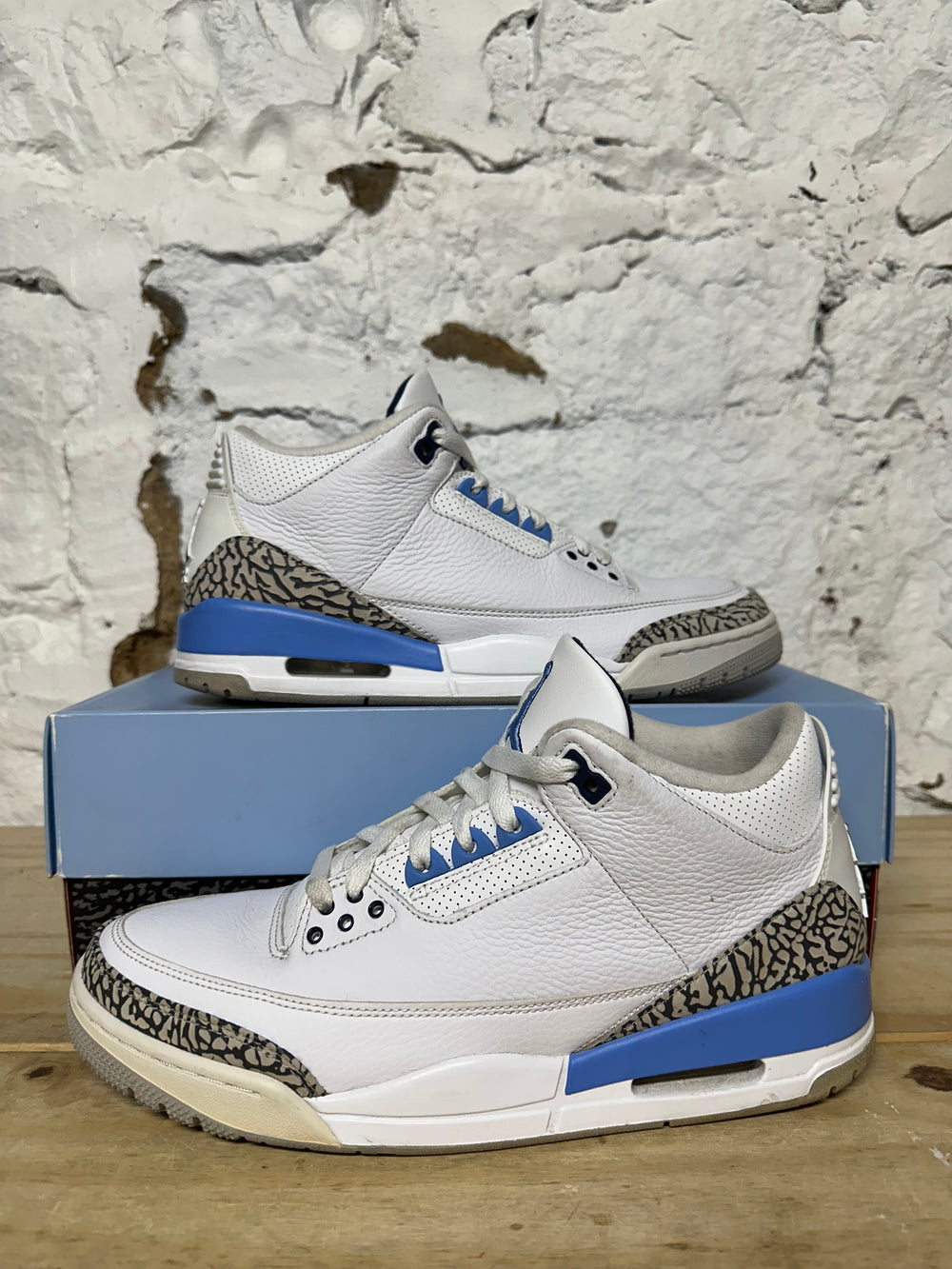 Air Jordan 3 UNC Sz 10.5