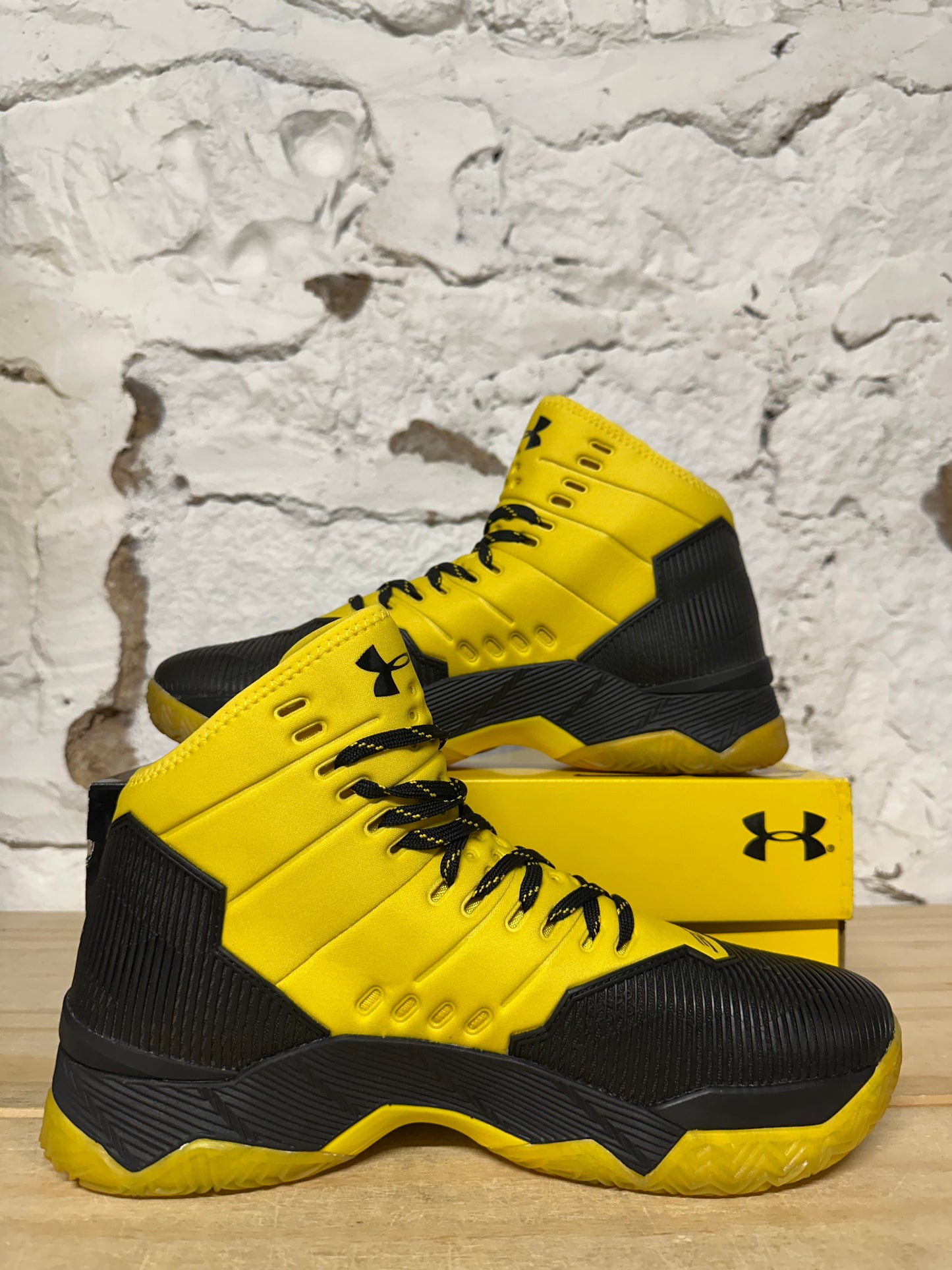 Under Armour Curry 2.5 Black Taxi Sz 10 DS